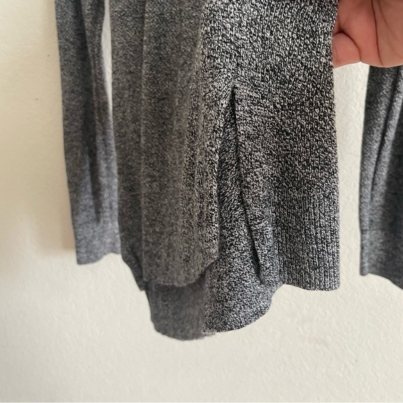 Gap woman’s Gray V-Neck Sweater top XL long tunic thin casual transition piece - Picture 5 of 7